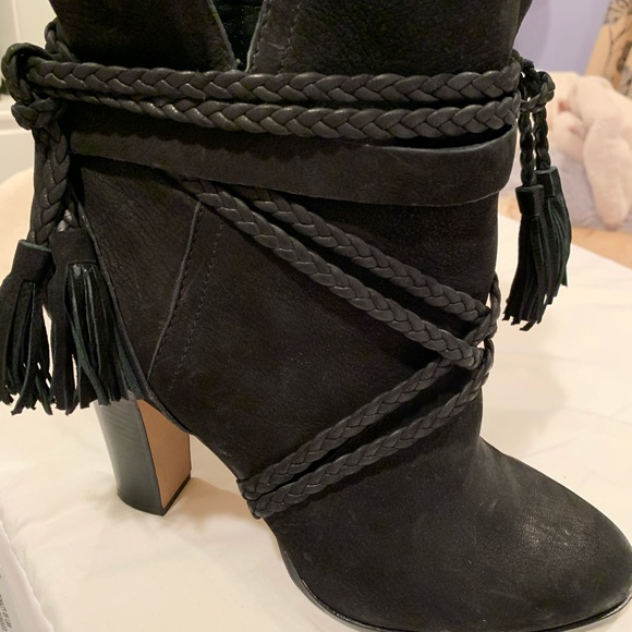 Vince Camuto Cyndia boots - Picture 1 of 9